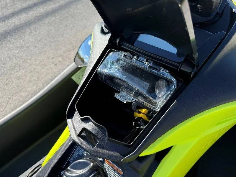 Slide: The Image of Sea-Doo Spark Trixx 90 3UP 2024 - 22