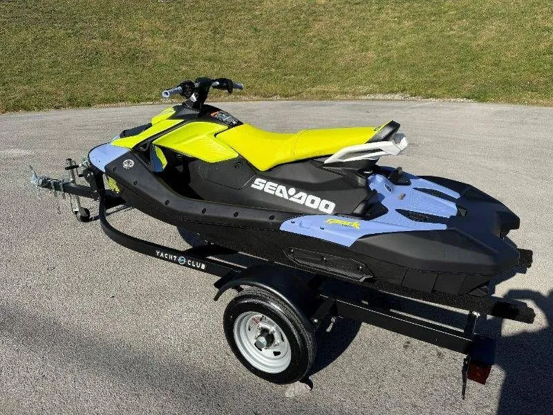 Slide: The Image of Sea-Doo Spark Trixx 90 3UP 2024 - 29