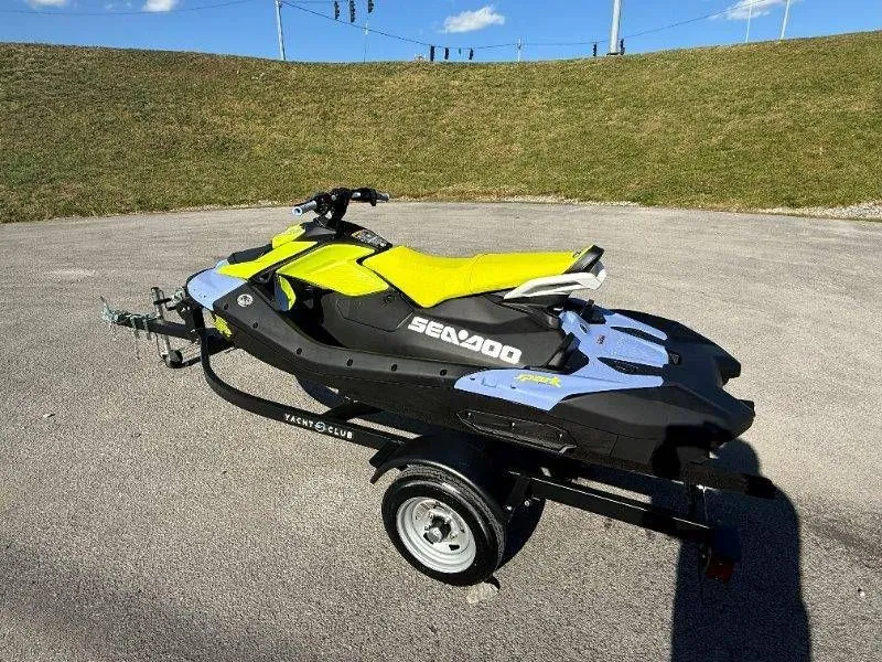Slide: The Image of Sea-Doo Spark Trixx 90 3UP 2024 - 4