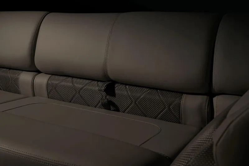 Slide: The Image of Regency 250 LE3 Sport 2025 - 25