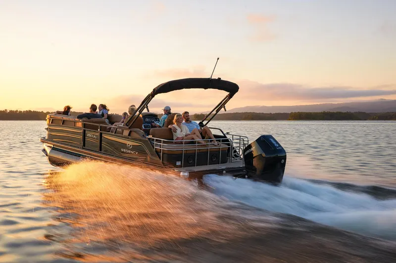 Slide: The Image of Regency 250 LE3 Sport 2025 - 82