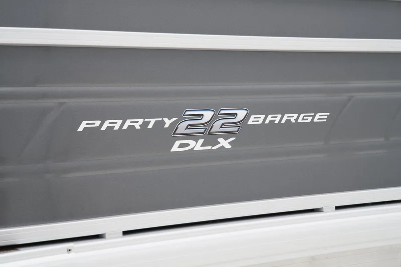 Slide: The Image of Sun Tracker Party Barge 22 DLX 2025 - 21