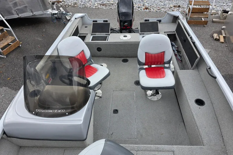 Slide: The Image of 2005 TRACKER BOATS Targa V16 Side Console with dual seats and console windshield. - 12