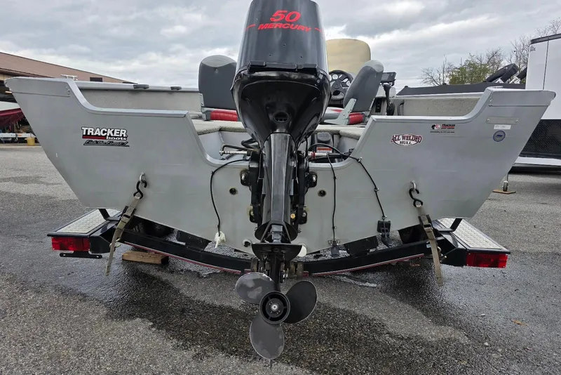 Slide: The Image of 2005 TRACKER BOATS Targa V16 Side Console with Mercury 50 engine, rear view. - 4