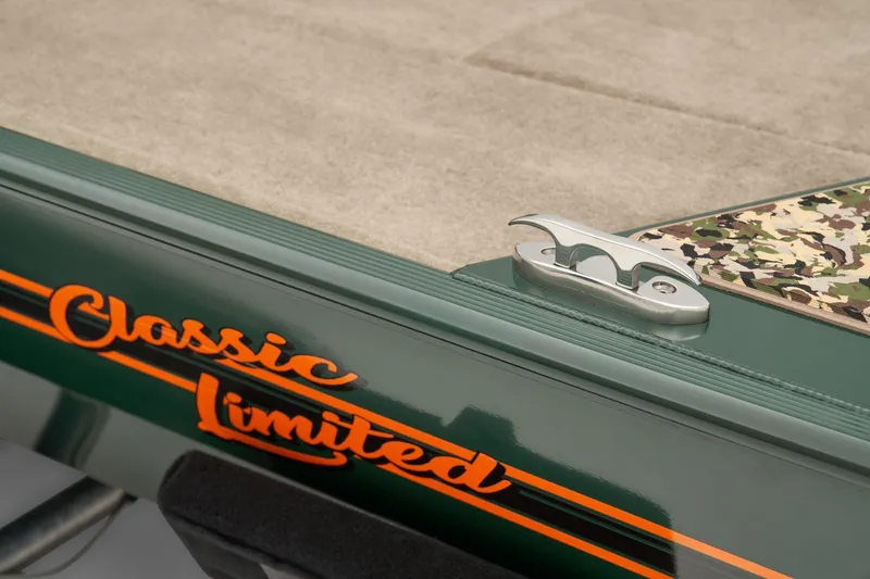 Slide: The Image of Tracker Bass Tracker Classic Limited 2026 - 40