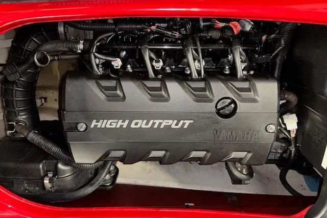Slide: The Image of 2015 Yamaha WaveRunner VXR engine, high output, black casing, red exterior. - 11