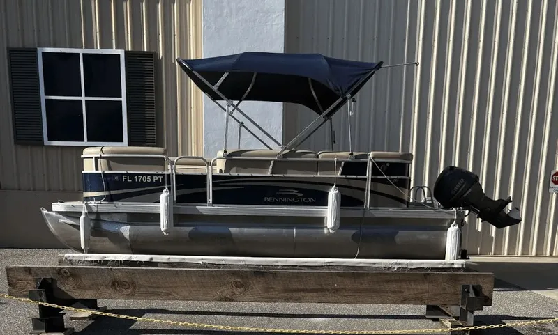 Slide: The Image of Bennington 20SLX 2014 - 5