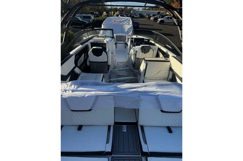 Slide: The Image of 2026 Yamaha Boats 252SD interior view, showcasing sleek seating and modern design. - 9