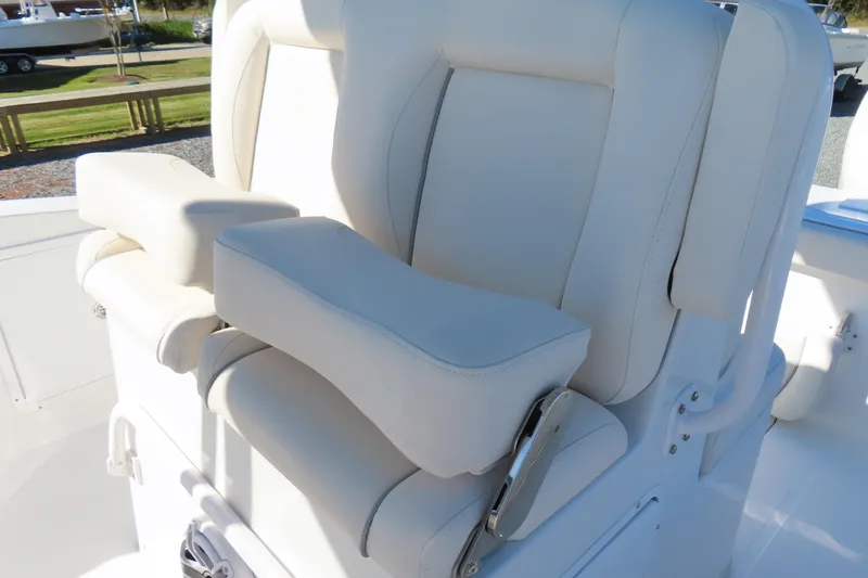 Slide: The Image of 2025 Sea Hunt Gamefish 27 Forward Seating with luxurious white leather seats. - 26