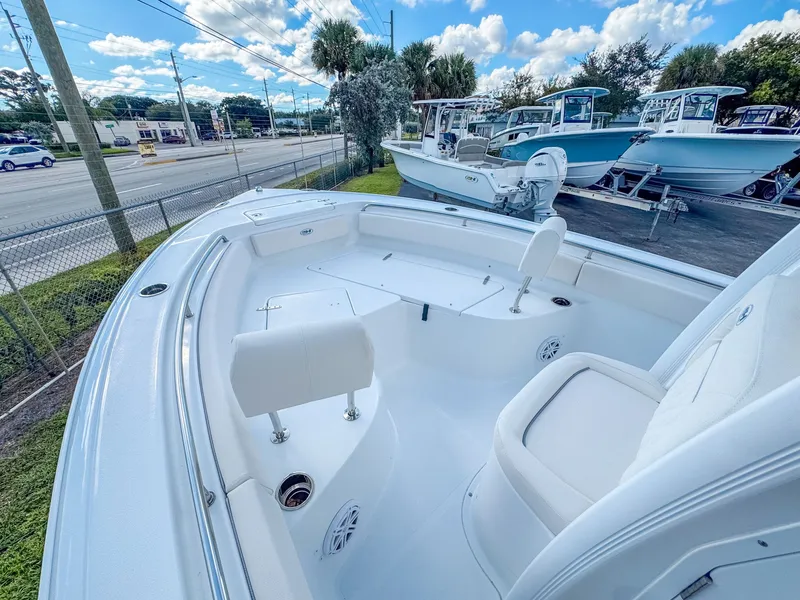 Slide: The Image of Sea Hunt Ultra 229 2026 - 10