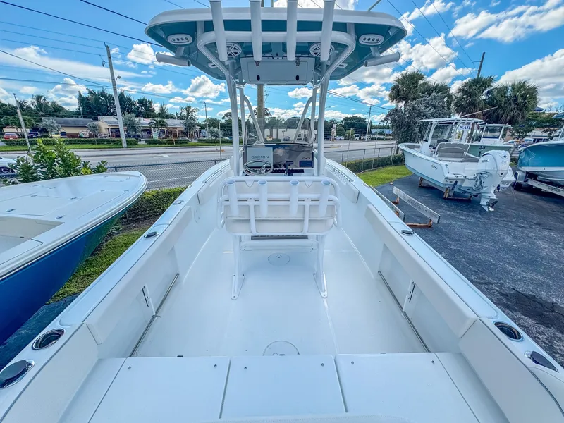 Slide: The Image of Sea Hunt Ultra 229 2026 - 6