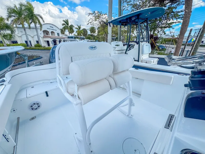 Slide: The Image of Sea Hunt Ultra 229 2026 - 9