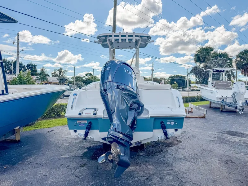 Slide: The Image of Sea Hunt Ultra 229 2026 - 5