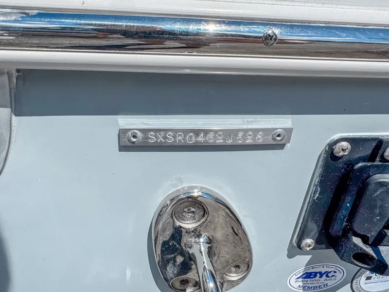 Slide: The Image of Sea Hunt Ultra 265 SE 2026 - 13