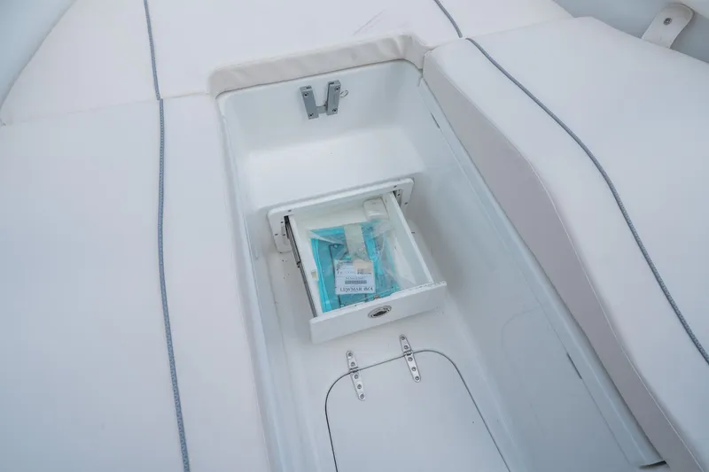 Slide: The Image of Sea Hunt Ultra 265 SE 2026 - 26