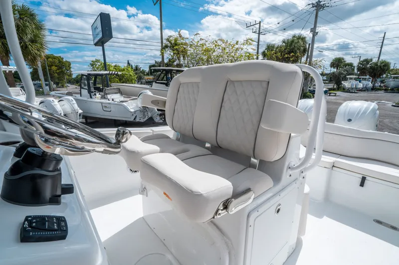 Slide: The Image of Sea Hunt Ultra 265 SE 2026 - 20