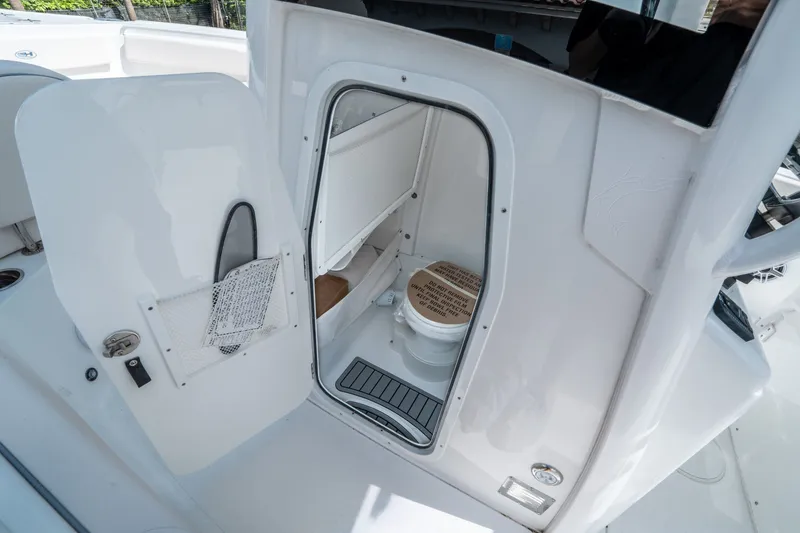 Slide: The Image of Sea Hunt Ultra 265 SE 2026 - 21