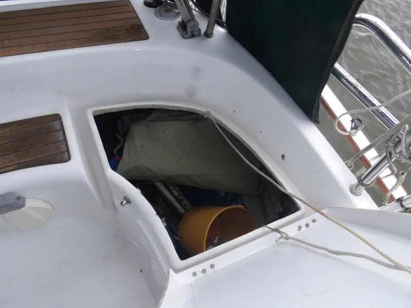 Slide: The Image of Beneteau Oceanis Clipper 423 2004 - 16