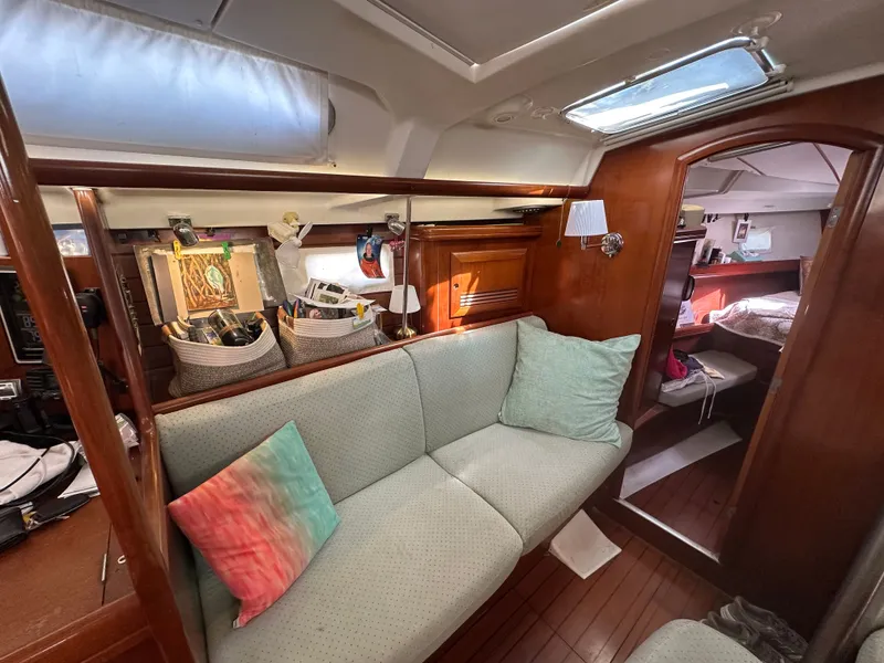 Slide: The Image of Beneteau Oceanis Clipper 423 2004 - 24