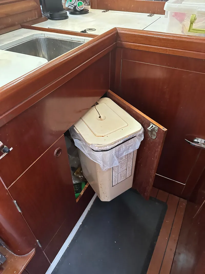 Slide: The Image of Beneteau Oceanis Clipper 423 2004 - 36