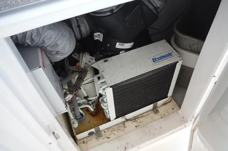 Slide: The Image of 2008 Regal Commodore 3760 IO boat engine compartment with Cruisair system. - 17