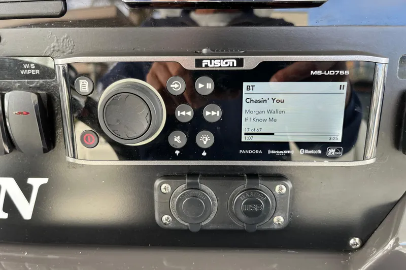Slide: The Image of Fusion MS-UD755 stereo on 2019 Blackfin 272 CC boat - 19