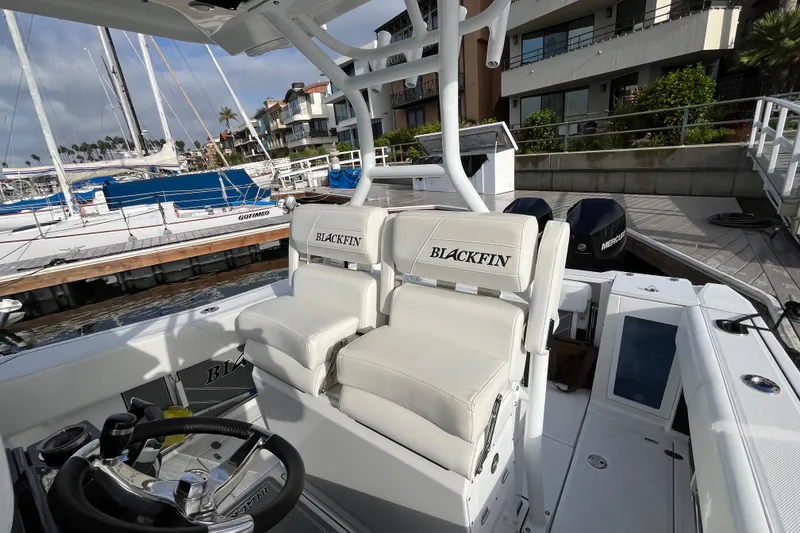 Slide: The Image of Blackfin 272 CC 2019 - 24