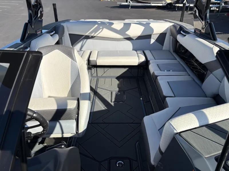 Slide: The Image of Supreme S220 2026 - 11