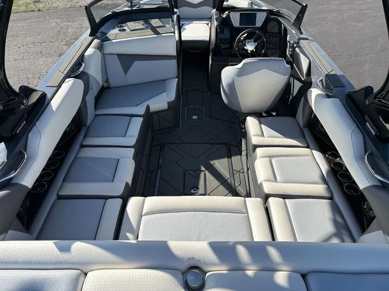 Slide: The Image of Supreme S220 2026 - 13