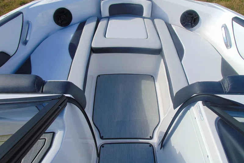 Slide: The Image of 2026 Yamaha Boats AR195 interior with sleek seating and modern design. - 10