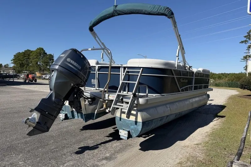 Slide: The Image of 2018 Godfrey SWEETWATER 2286 SB pontoon boat with Yamaha outboard motor on a sunny day. - 4