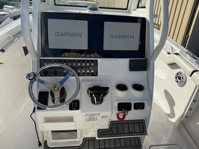 Slide: The Image of Tidewater 272CC 2022 - 4