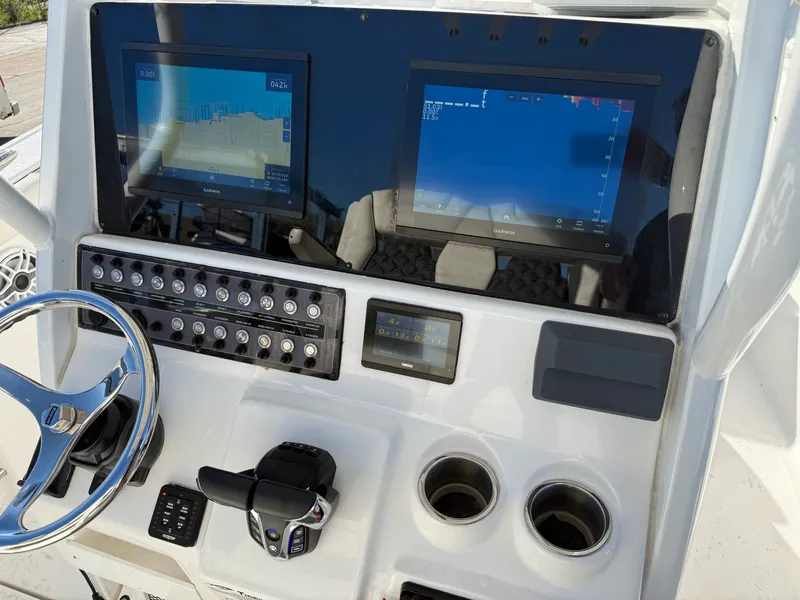 Slide: The Image of Tidewater 272CC 2022 - 5