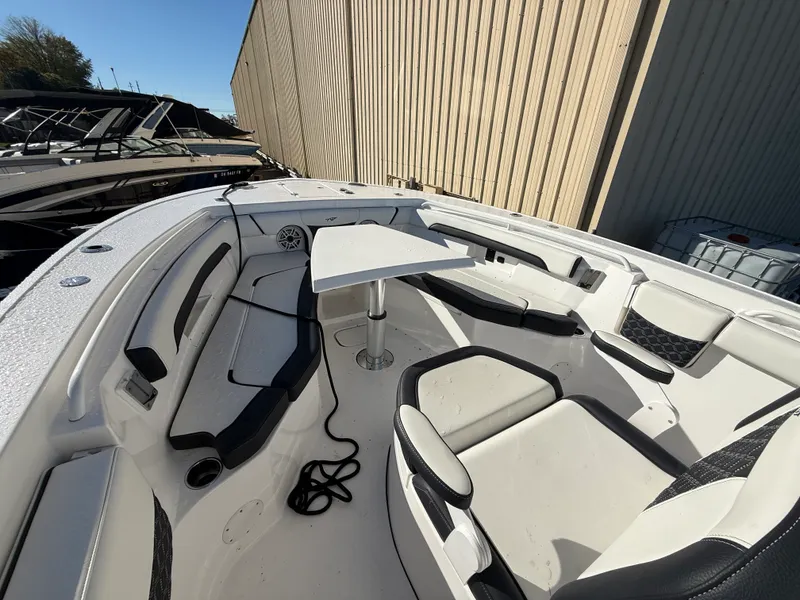 Slide: The Image of Tidewater 272CC 2022 - 8