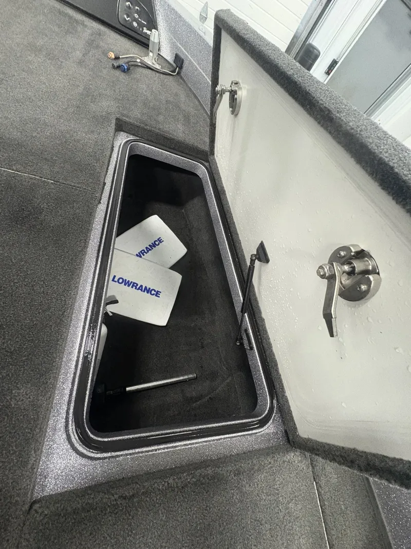 Slide: The Image of Ranger 621VS Fisherman 2013 - 27