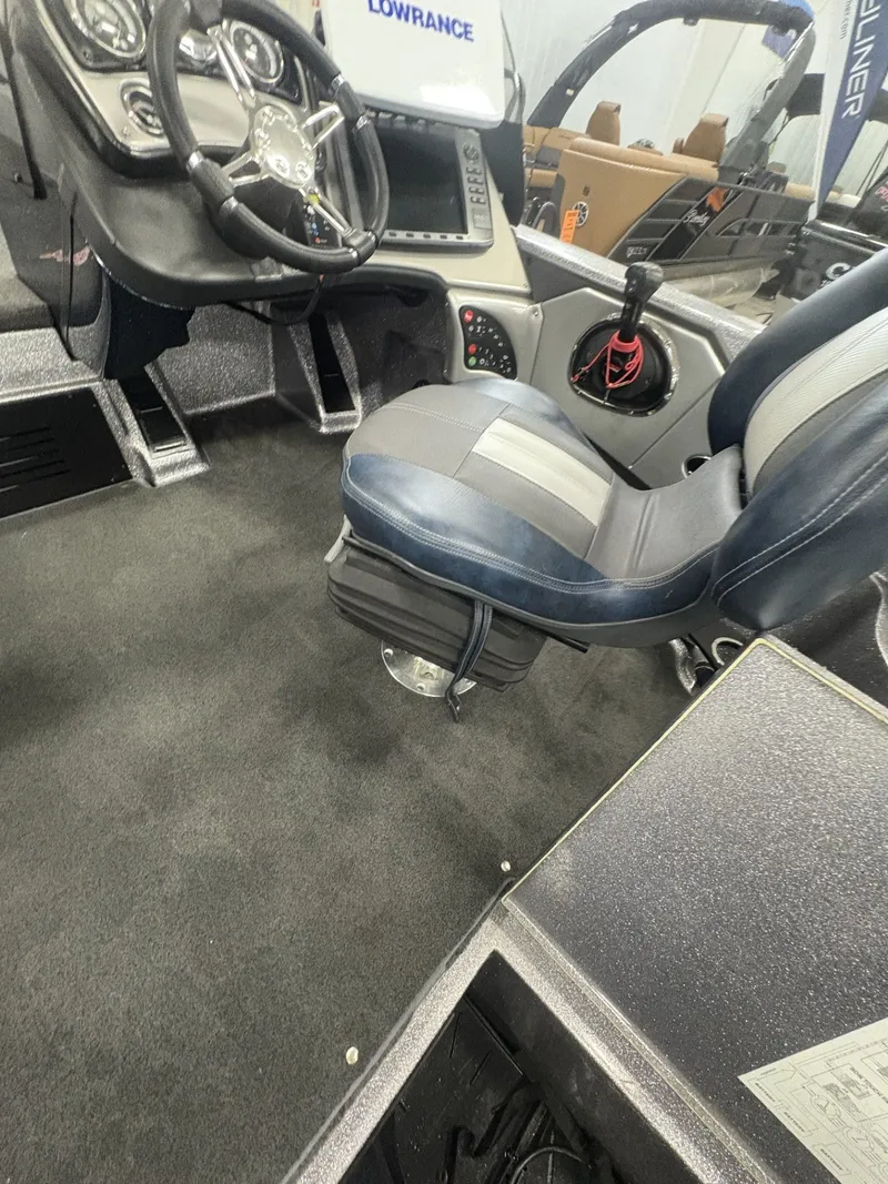 Slide: The Image of Ranger 621VS Fisherman 2013 - 41