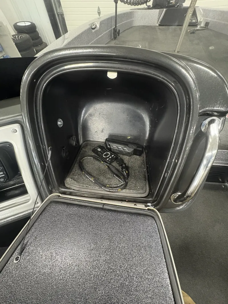 Slide: The Image of Ranger 621VS Fisherman 2013 - 45