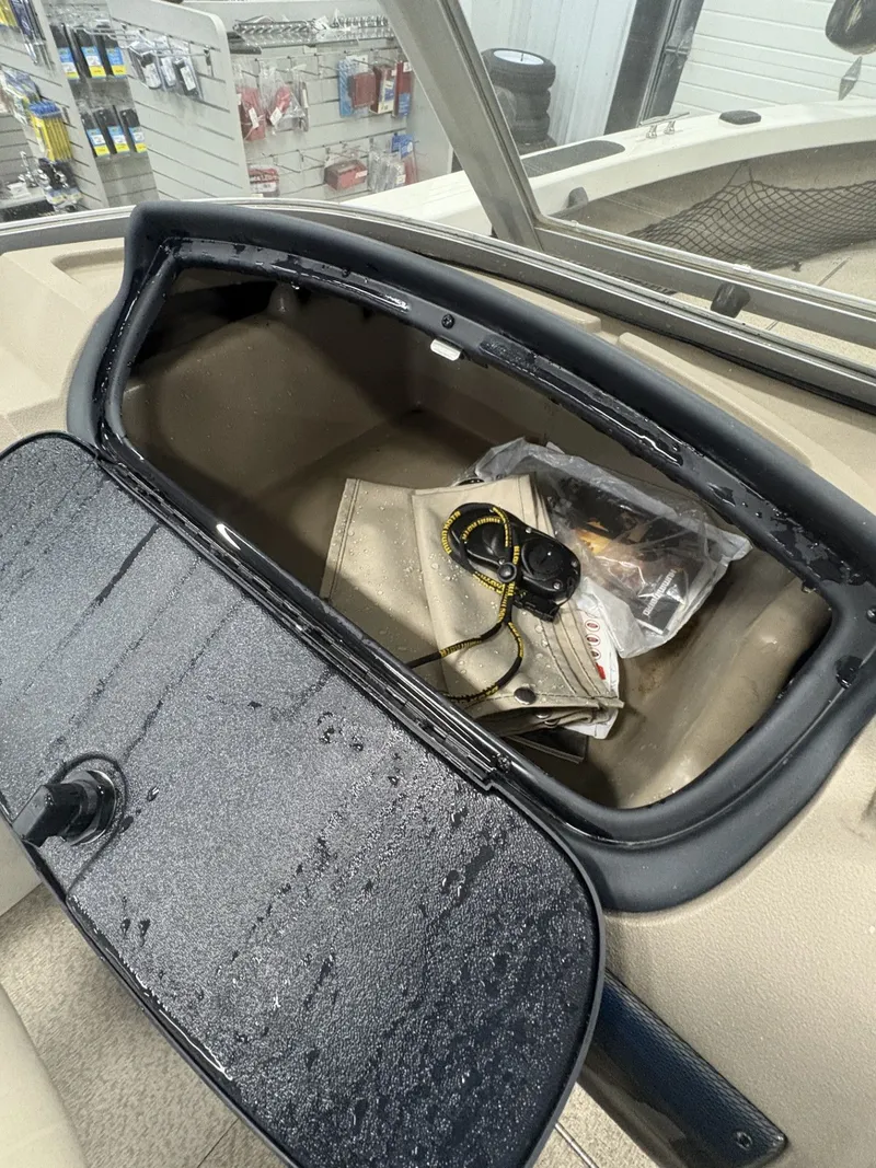 Slide: The Image of Crestliner 1750 Fish Hawk 2013 - 22