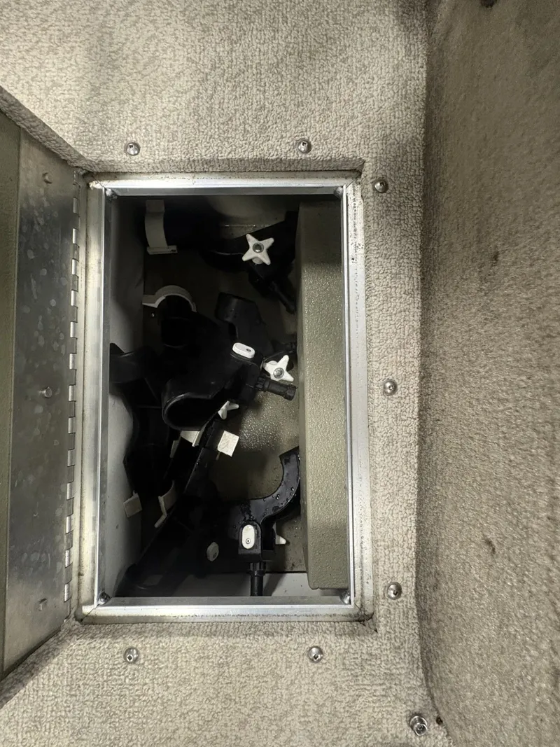 Slide: The Image of Crestliner 1750 Fish Hawk 2013 - 26