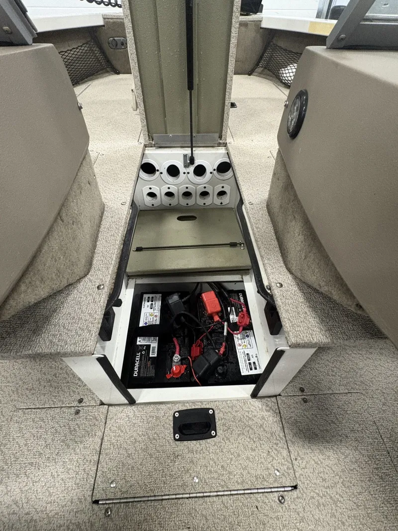 Slide: The Image of Crestliner 1750 Fish Hawk 2013 - 27