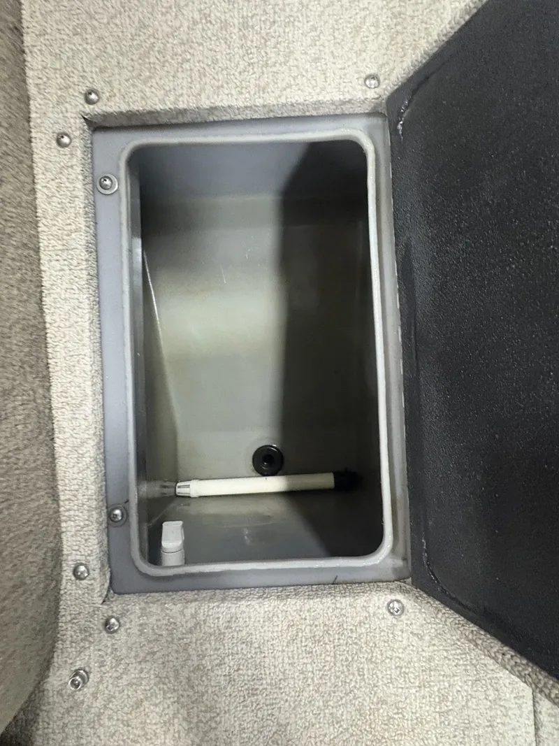 Slide: The Image of Crestliner 1750 Fish Hawk 2013 - 29