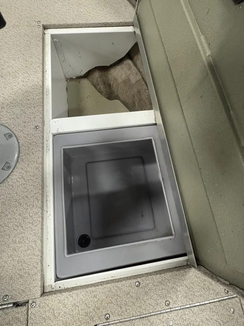 Slide: The Image of Crestliner 1750 Fish Hawk 2013 - 30