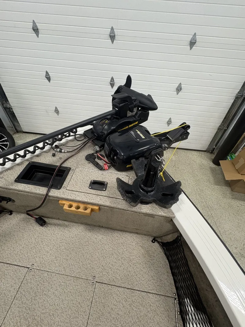 Slide: The Image of Crestliner 1750 Fish Hawk 2013 - 33