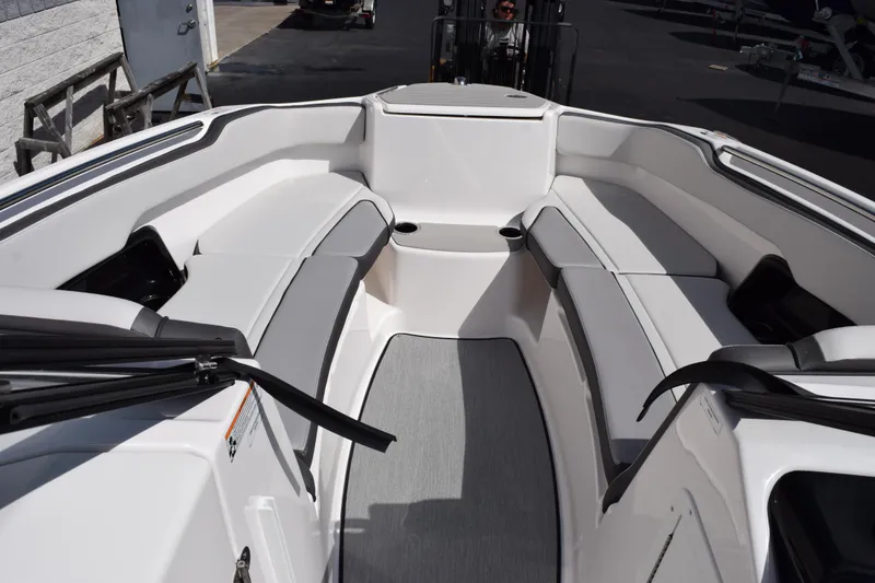 Slide: The Image of 2026 Yamaha AR250 boat interior with spacious seating and modern design. - 15