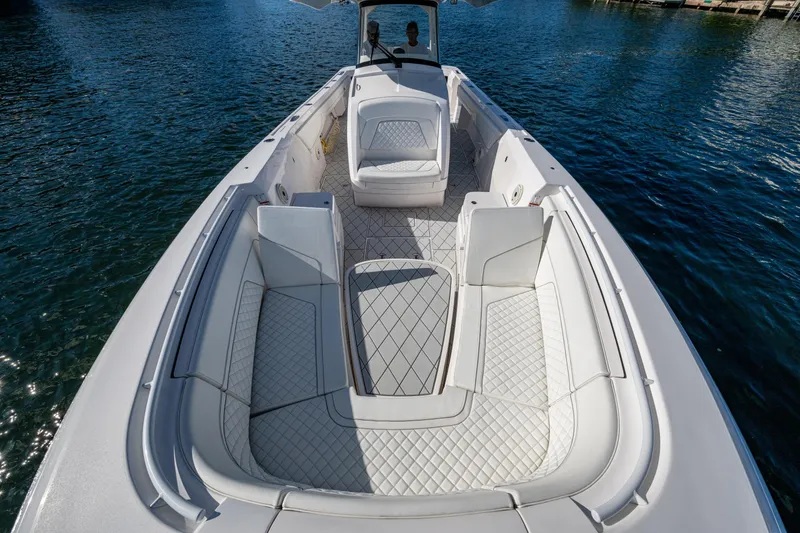 Slide: The Image of Intrepid 375 Nomad SE 2020 - 22