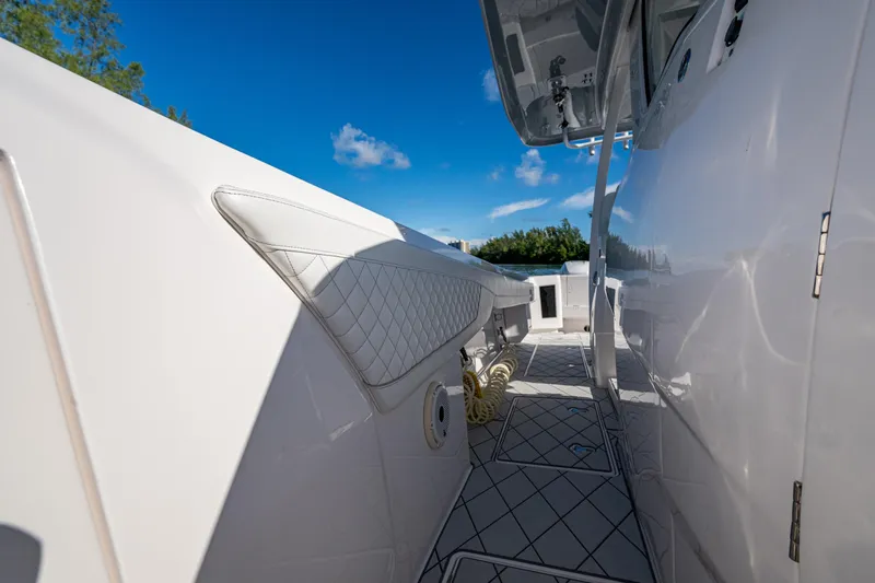 Slide: The Image of Intrepid 375 Nomad SE 2020 - 23