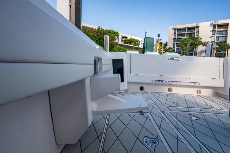 Slide: The Image of Intrepid 375 Nomad SE 2020 - 25