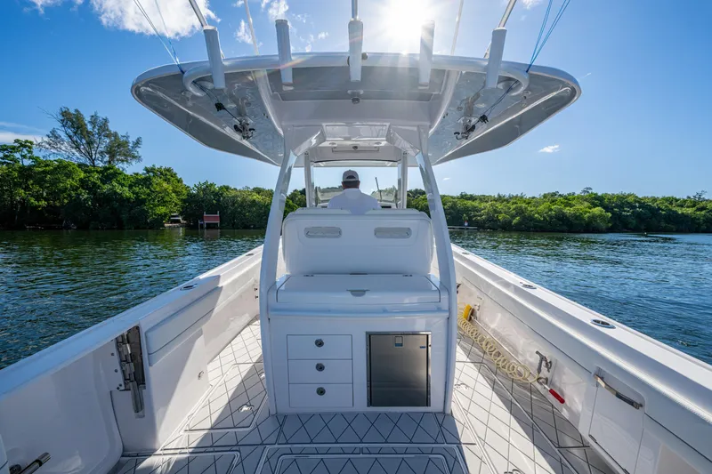 Slide: The Image of Intrepid 375 Nomad SE 2020 - 27