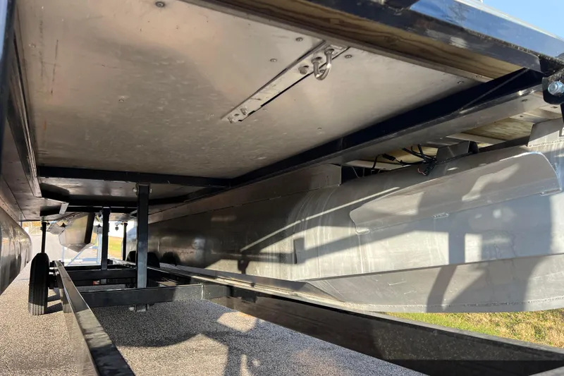 Slide: The Image of Underneath view of 2015 Sylvan Mirage Fish 8522 Party Fish LE pontoon boat. - 10