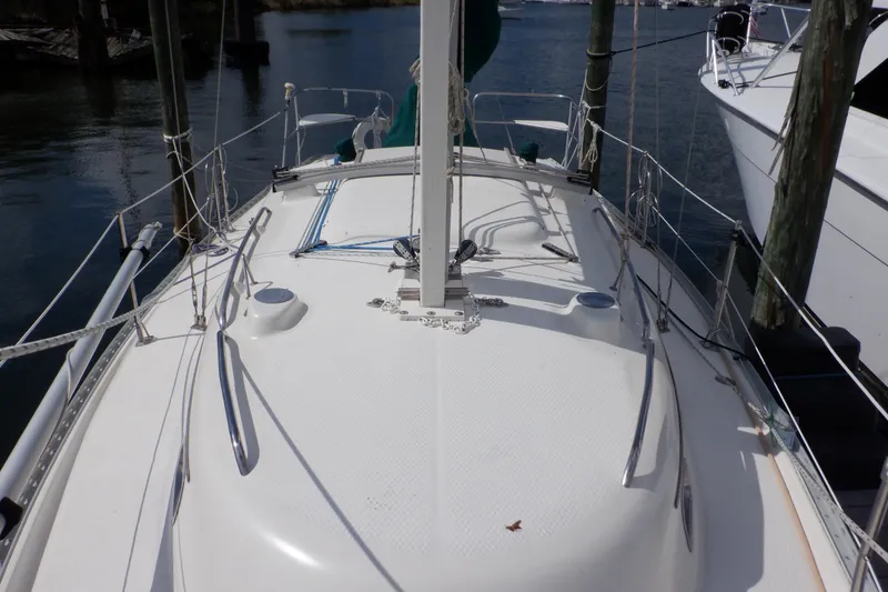 Slide: The Image of 2002 Seaward Eagle 32 RK sailboat deck view at marina. - 5